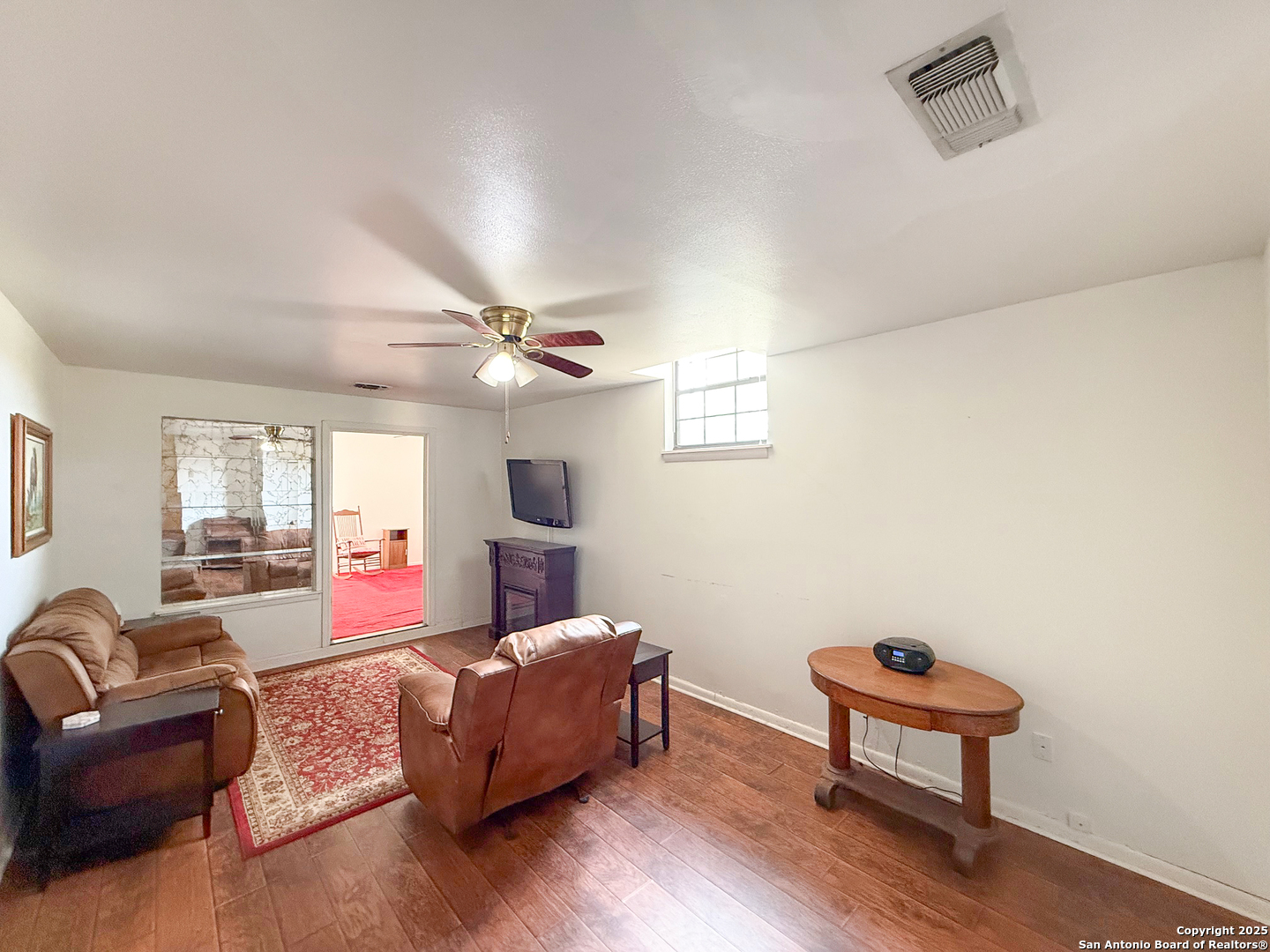 15430 South Main Lytle, TX 78052 - Photo 9 of 29