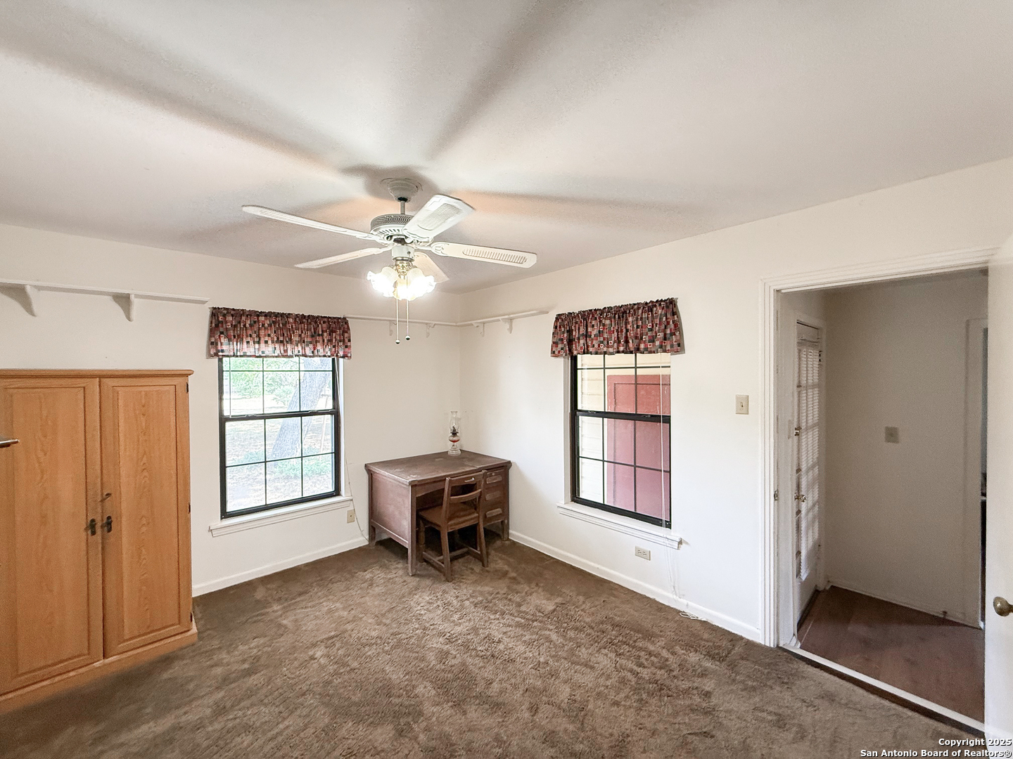 15430 South Main Lytle, TX 78052 - Photo 10 of 29