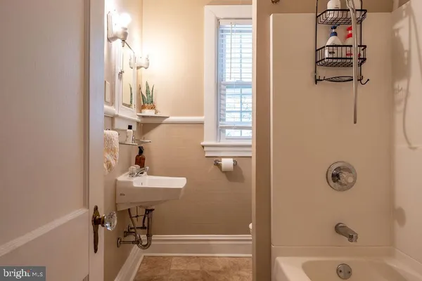 $2,500 | 313 Frederick Street, Hagerstown, MD 21740