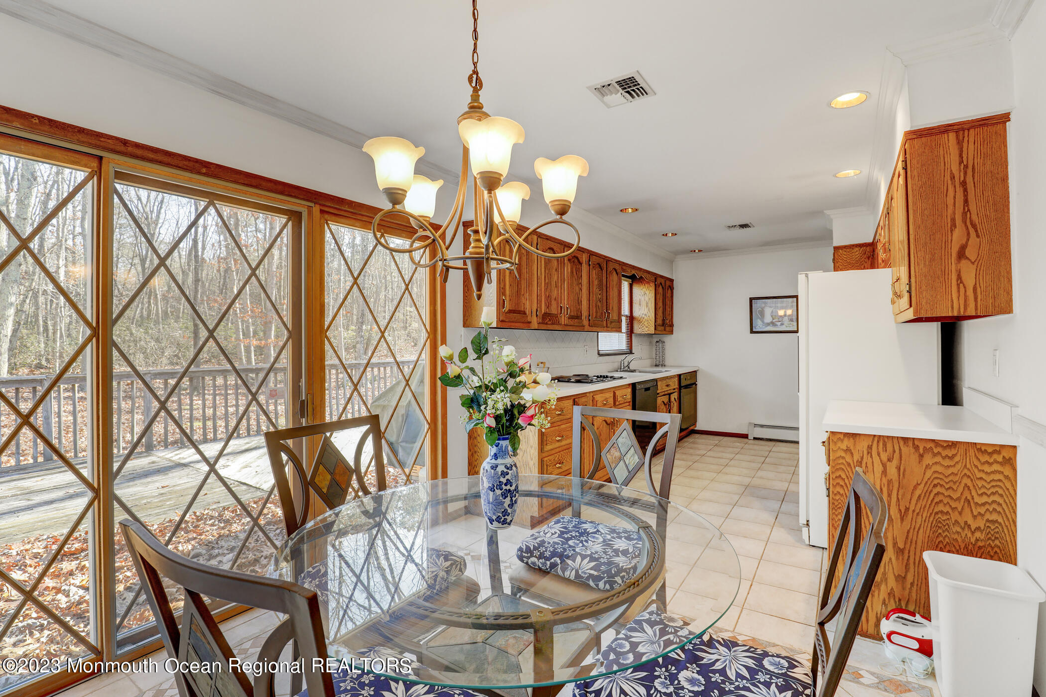 553 Declaration Lane Jackson, NJ 08527 - Photo 11 of 28 14 - Kitchen