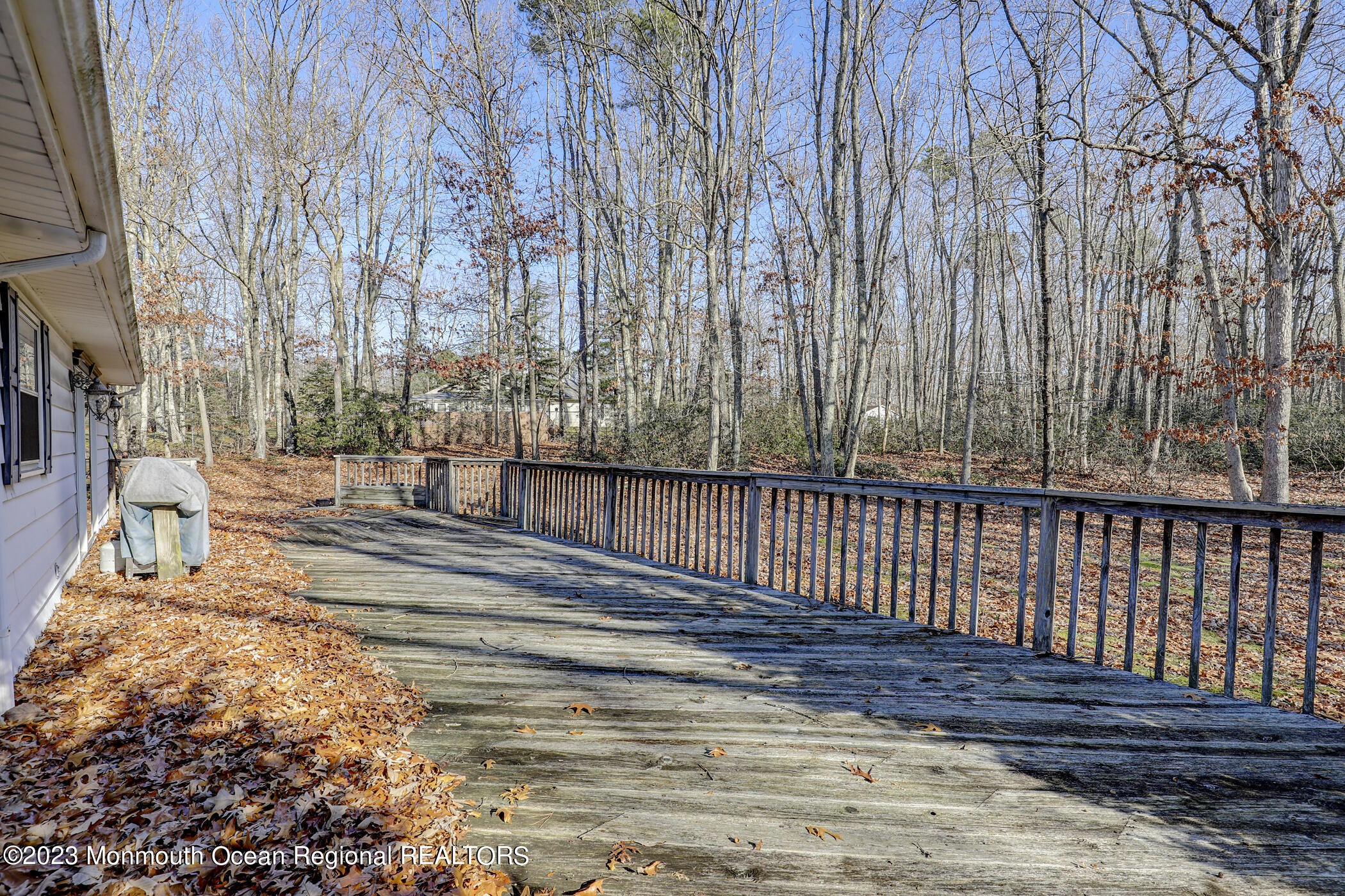 553 Declaration Lane Jackson, NJ 08527 - Photo 20 of 28 23 - Deck