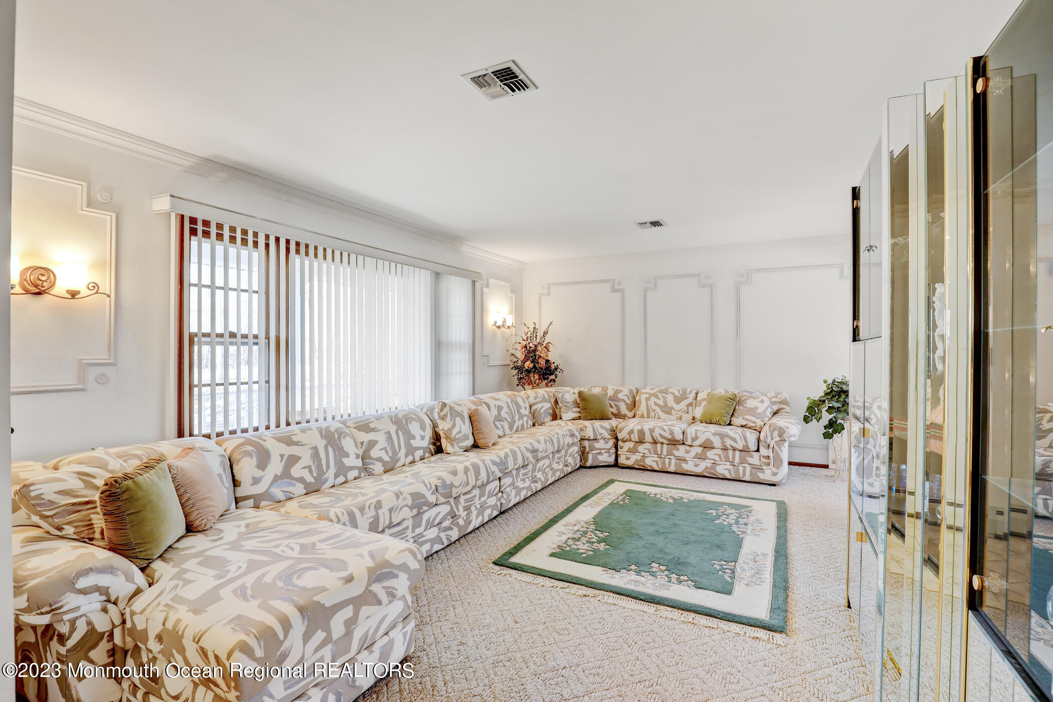 553 Declaration Lane Jackson, NJ 08527 - Photo 6 of 28 8 - Family Room