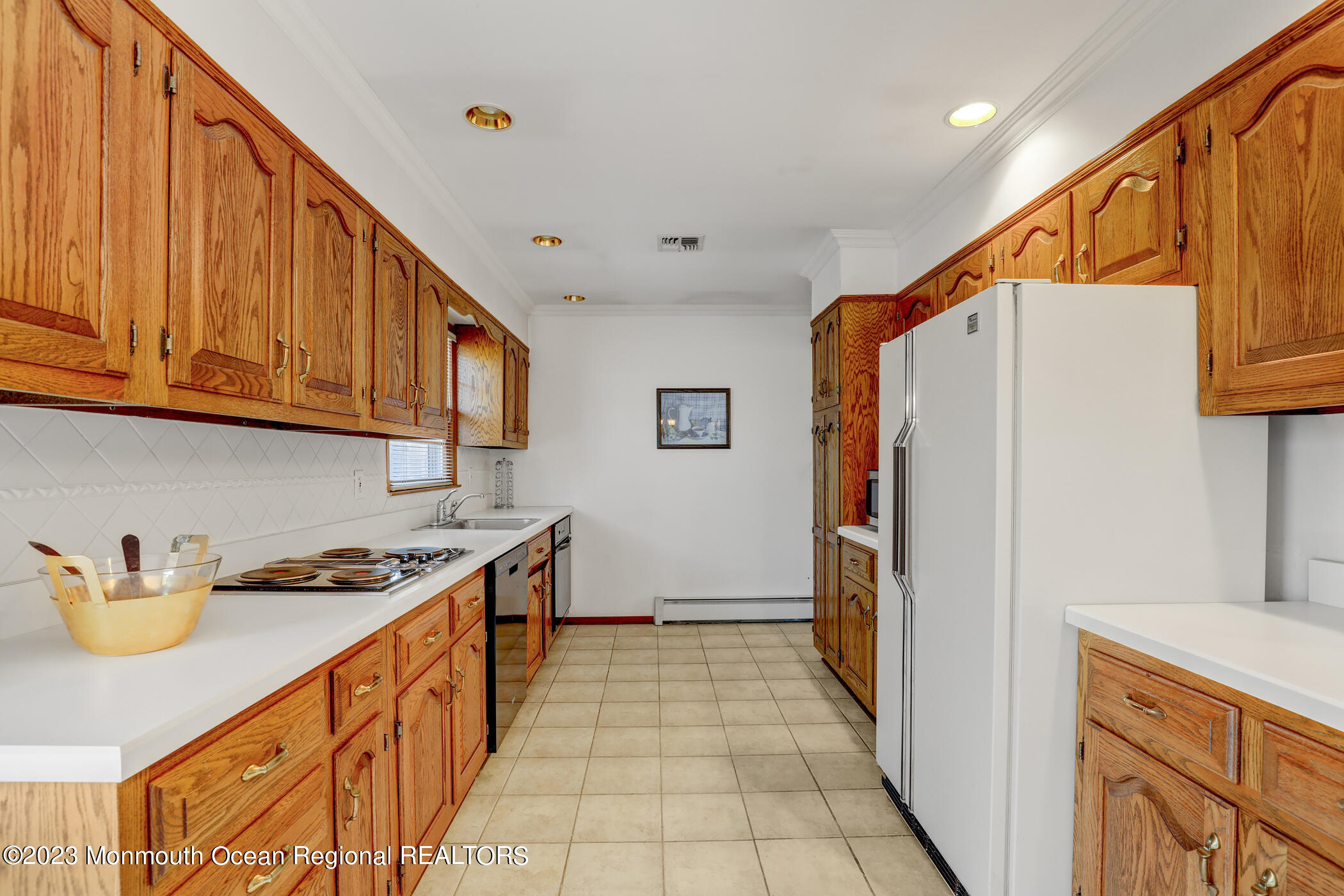 553 Declaration Lane Jackson, NJ 08527 - Photo 9 of 28 12 - Kitchen