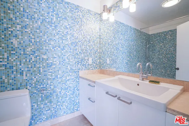 $4,350 | 1534 North Formosa Avenue, Unit 5, Los Angeles, CA 90046