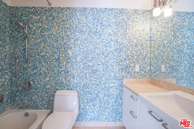 $4,350 | 1534 North Formosa Avenue, Unit 5, Los Angeles, CA 90046