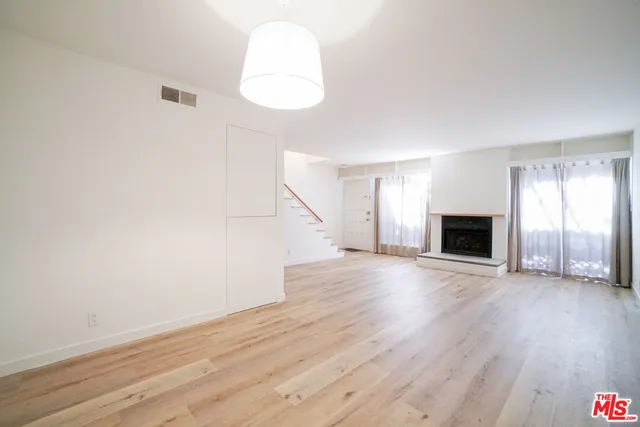 $4,350 | 1534 North Formosa Avenue, Unit 5, Los Angeles, CA 90046