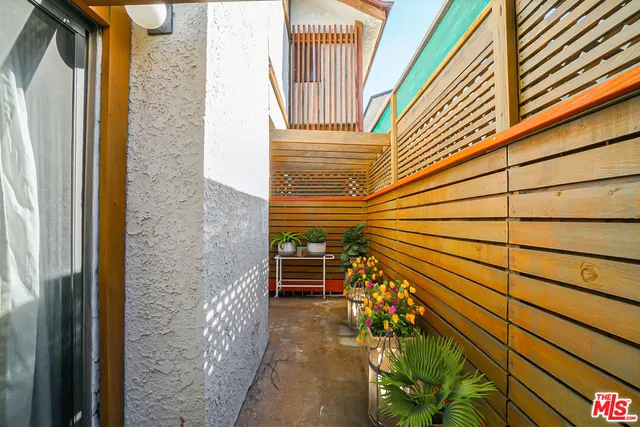 $4,350 | 1534 North Formosa Avenue, Unit 5, Los Angeles, CA 90046