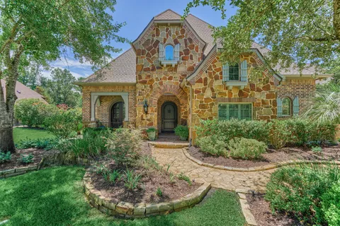 $1,900,000 | 66 South Player Manor Circle, The Woodlands, TX 77382