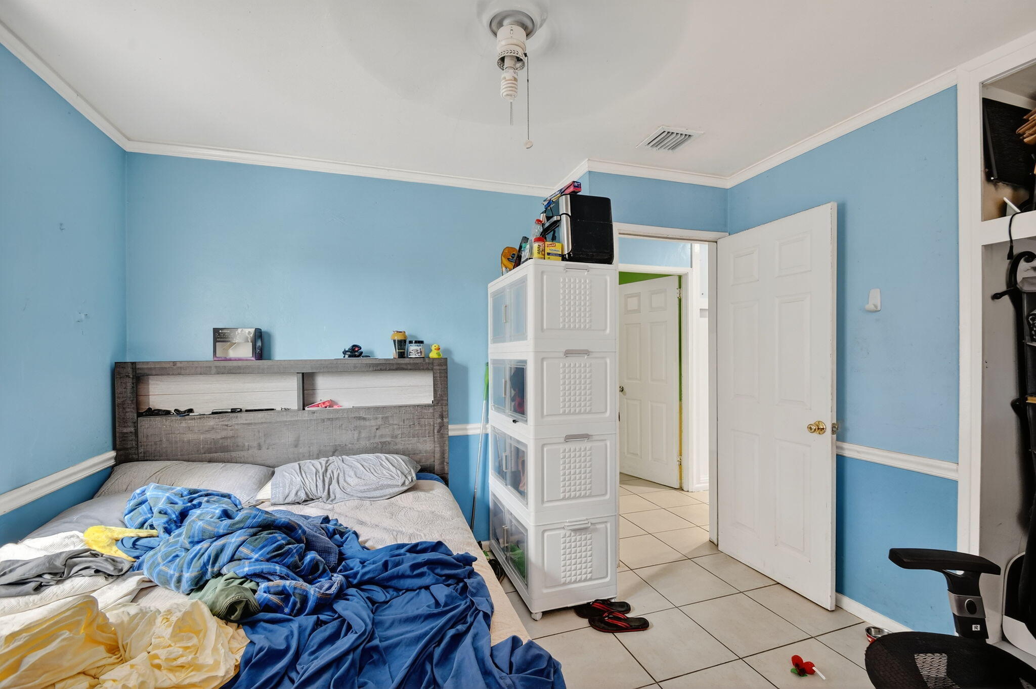 1007 Almeria Road West Palm Beach, FL 33405 - Photo 19 of 48 17-web-or-mls-044_DSC_3536