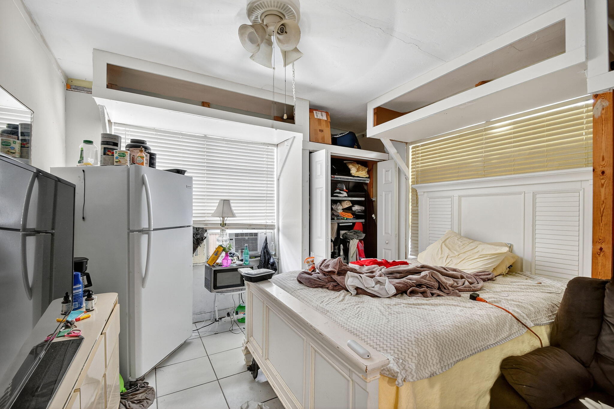 1007 Almeria Road West Palm Beach, FL 33405 - Photo 28 of 48 26-web-or-mls-053_DSC_3586