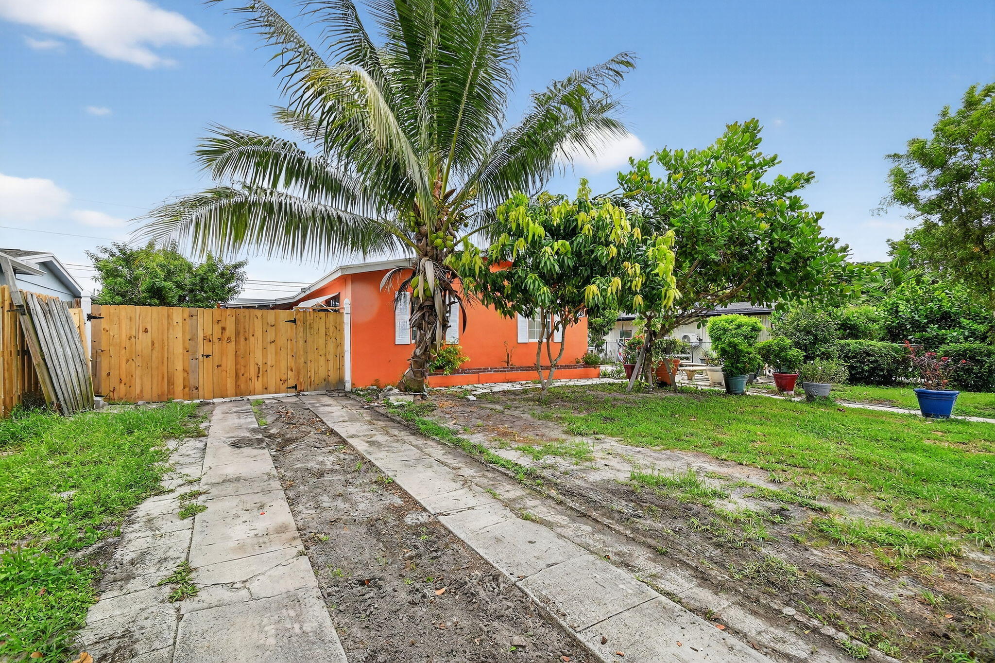 1007 Almeria Road West Palm Beach, FL 33405 - Photo 5 of 48 2-web-or-mls-080_DSC_3719