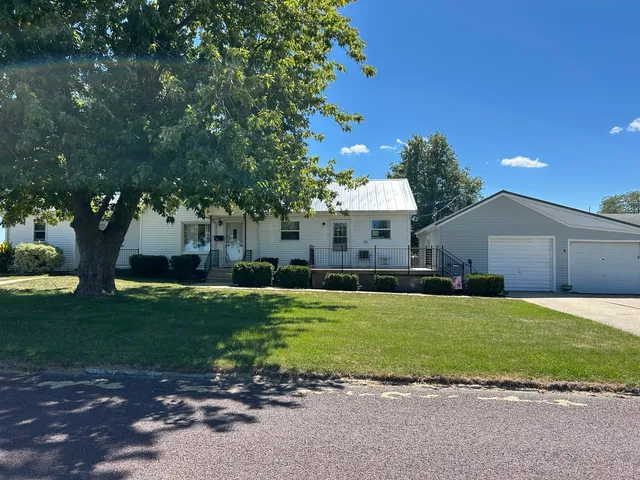 $140,000 | 627 East 9th Street, Gibson City, IL 60936