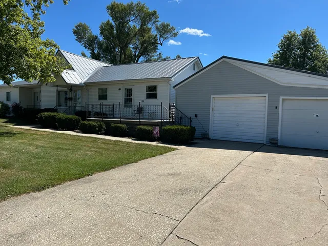 $140,000 | 627 East 9th Street, Gibson City, IL 60936