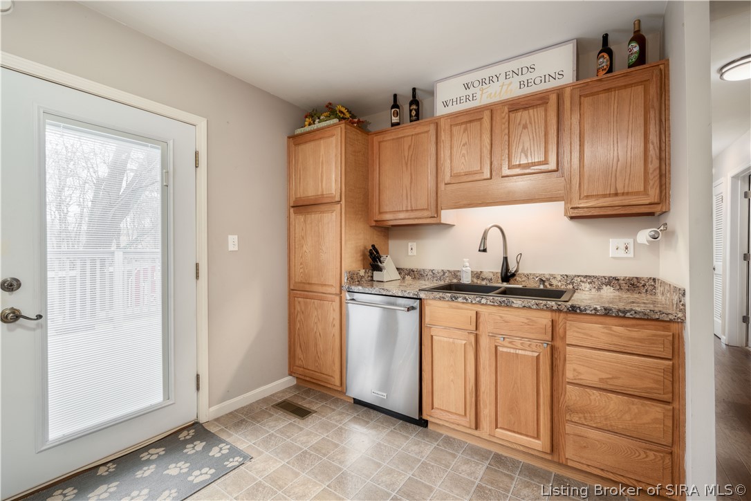 7129 Peach Tree Lane Georgetown, IN 47122 - Photo 10 of 23 Gallery Image 10