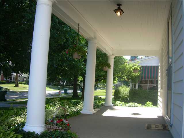 363 Brevoort Road Columbus, OH 43214 - Photo 3 of 14 Gallery Image 3