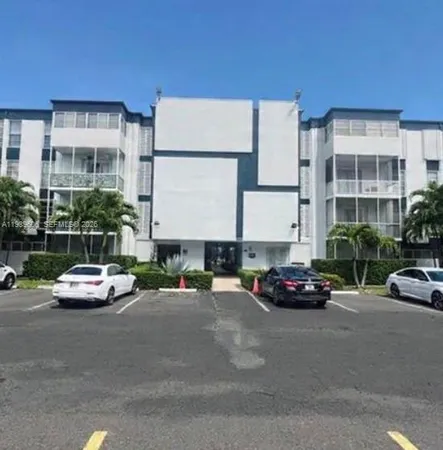 $1,900 | 9159 Southwest 77th Avenue, Unit 311, Miami, FL 33156
