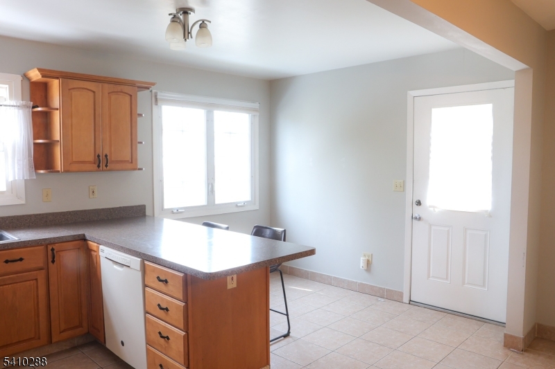 118 Hobart Avenue Rutherford, NJ 07070 - Photo 12 of 14