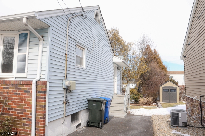 118 Hobart Avenue Rutherford, NJ 07070 - Photo 4 of 14