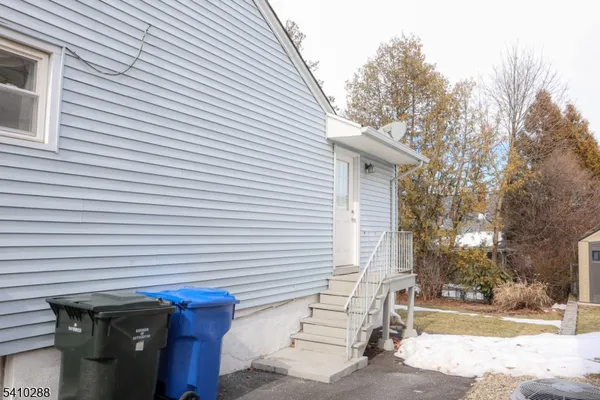 $3,500 | 118 Hobart Avenue, Rutherford, NJ 07070