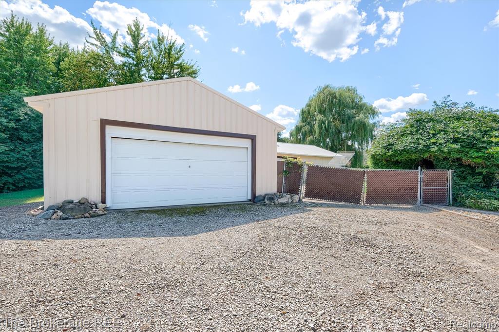 9050 East Bristol Road Davison, MI 48423 - Photo 7 of 83 Gallery Image 7