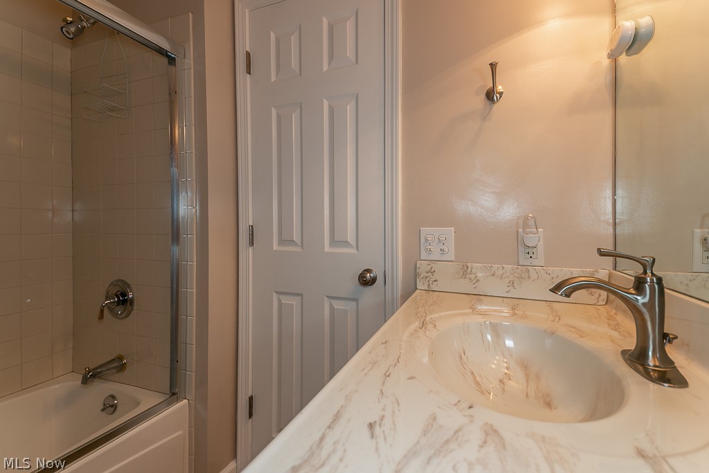 9956 Johnnycake Ridge Road, Unit E16 Painesville, OH 44077 - Photo 17 of 28