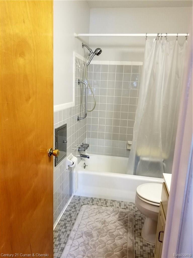 1447 South Gulley Road Dearborn, MI 48124 - Photo 22 of 36 20170911_123321.jpg