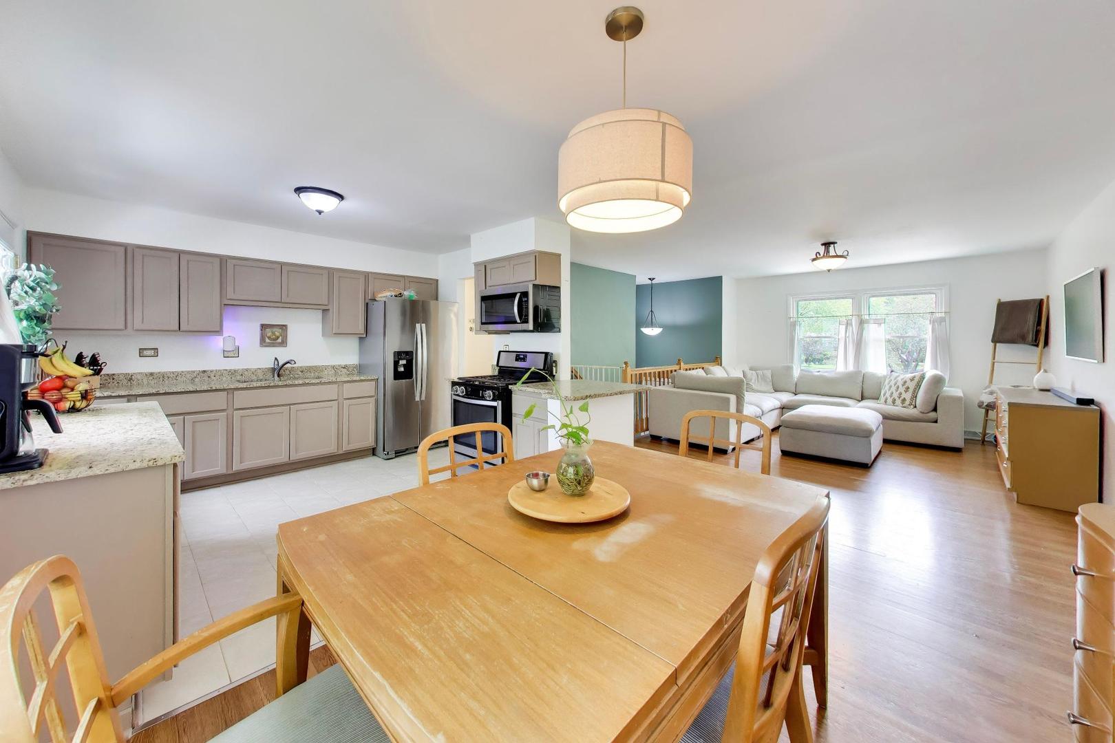 460 North Ridgemoor Avenue Mundelein, IL 60060 - Photo 11 of 41