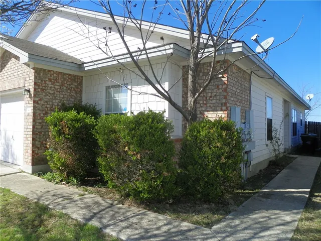 $1,500 | 135 Marvin Cove, Hutto, TX 78634