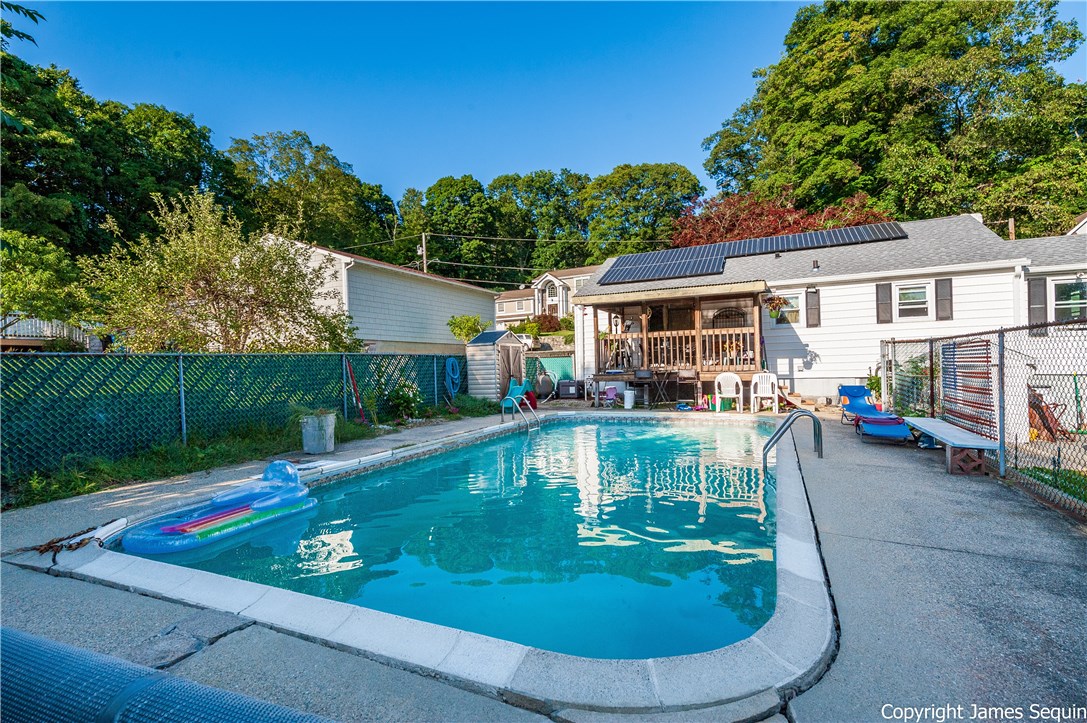 24 Birch Road Cumberland, RI 02864 - Photo 17 of 20