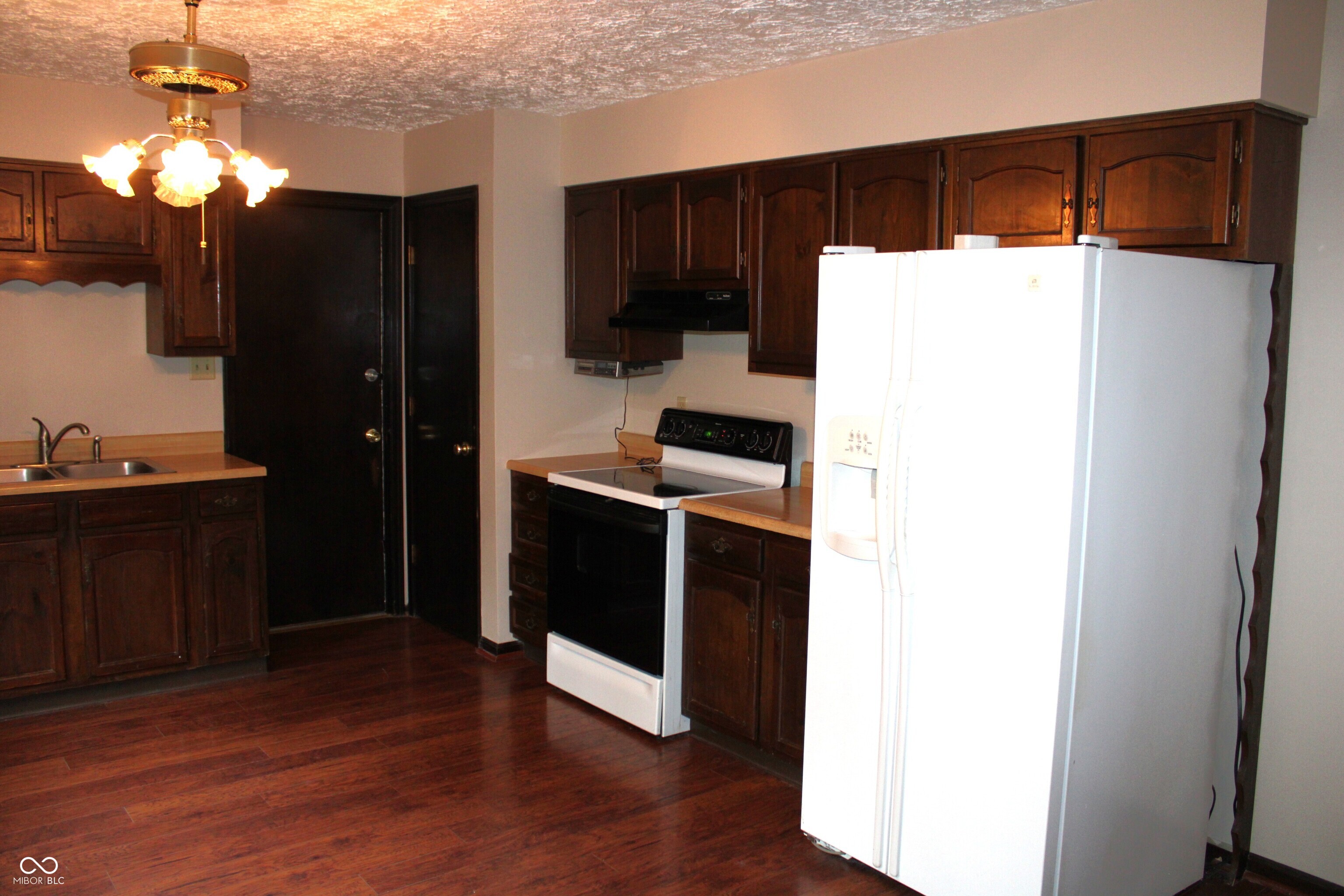 7931 Guion Road Indianapolis, IN 46268 - Photo 3 of 20 Gallery Image 3