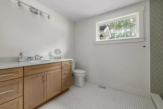 $1,050,000 | 665 Wallis Road, Unit 1, Rye, NH 03870