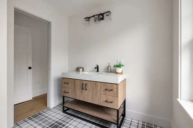 $1,050,000 | 665 Wallis Road, Unit 1, Rye, NH 03870