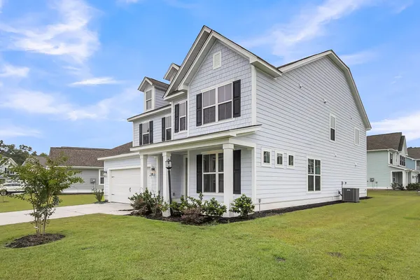 $575,000 | 687 Black Pine Road, Moncks Corner, SC 29461