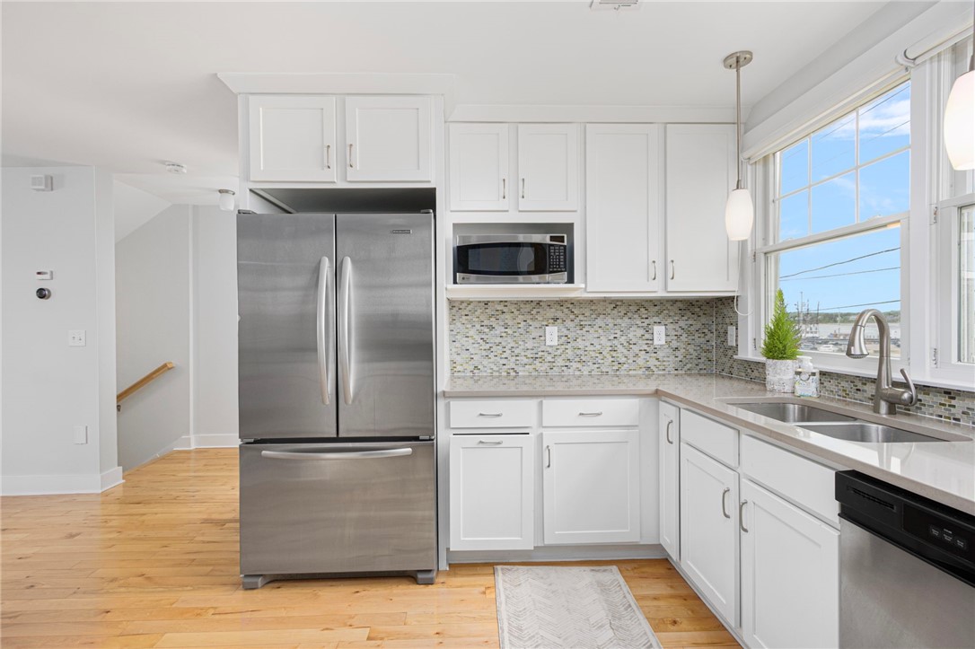 236 Sand Hill Cove Road, Unit B4 Narragansett, RI 02882 - Photo 14 of 38