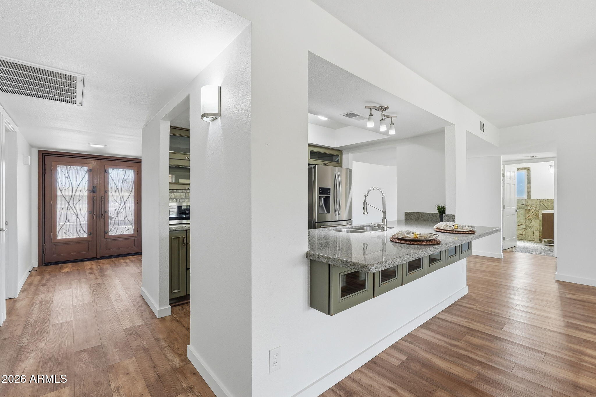 6852 South Terrace Road Tempe, AZ 85283 - Photo 11 of 77 020_ListerPros
