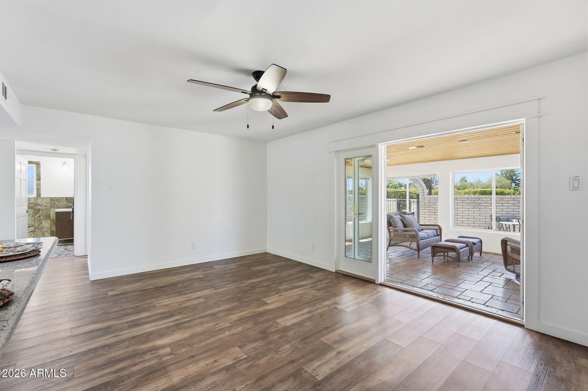 6852 South Terrace Road Tempe, AZ 85283 - Photo 23 of 77 011_ListerPros (2)