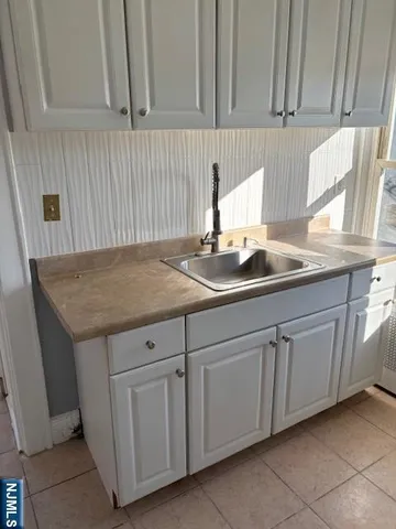 $1,800 | 148 Hamilton Avenue, Lodi, NJ 07644