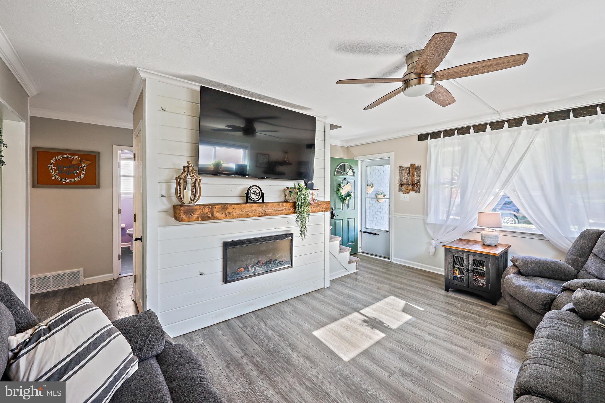 323 Savannah Road Essex, MD 21221 - Photo 5 of 28 Gallery Image 5