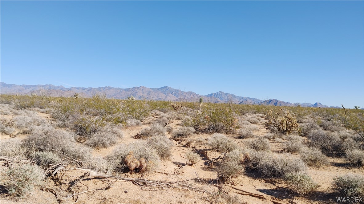 822 South Lone Ranger Road Yucca, AZ 86438 - Photo 5 of 29 a view of a city