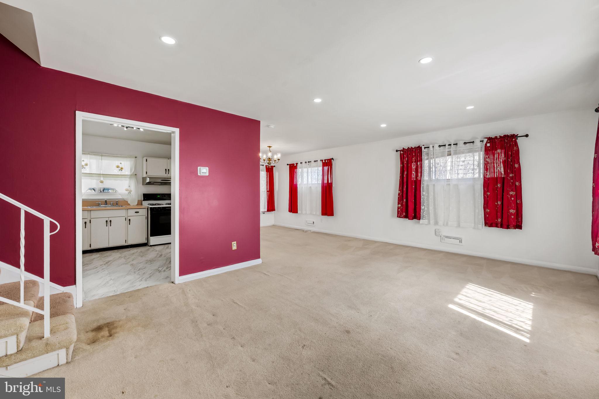 916 Prestwood Road Baltimore, MD 21228 - Photo 3 of 13