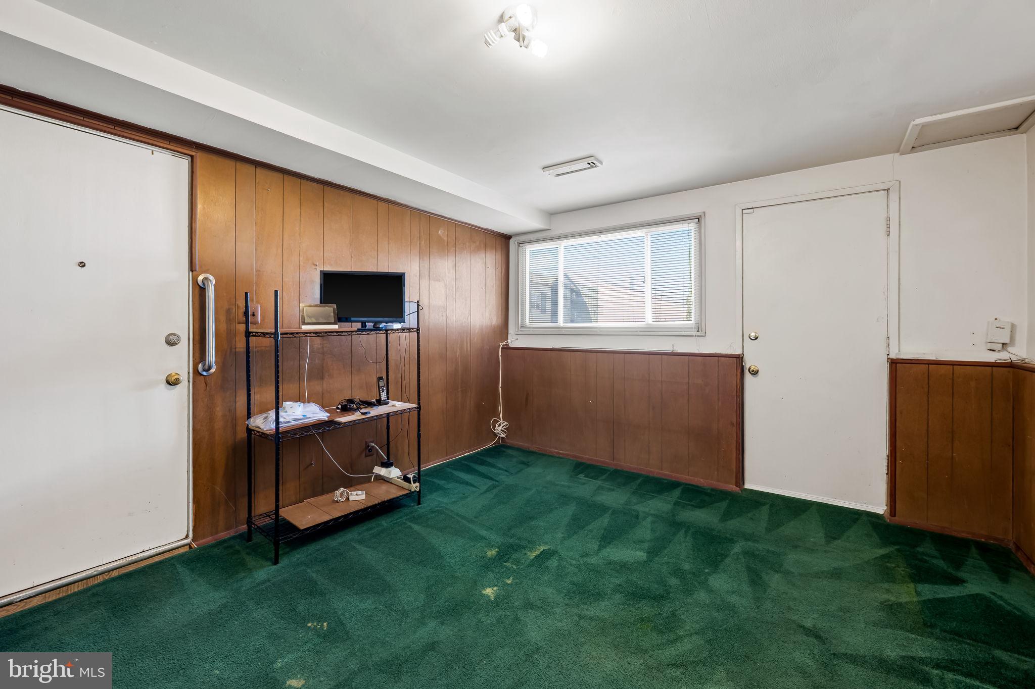 916 Prestwood Road Baltimore, MD 21228 - Photo 9 of 13