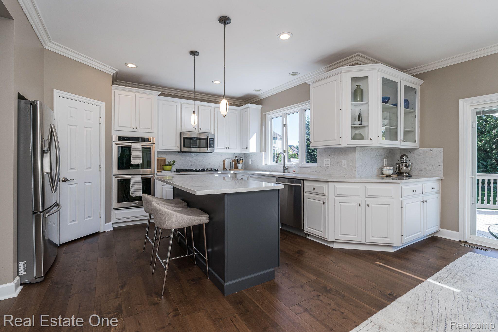 607 Springview Drive Rochester, MI 48307 - Photo 7 of 34 Gallery Image 7