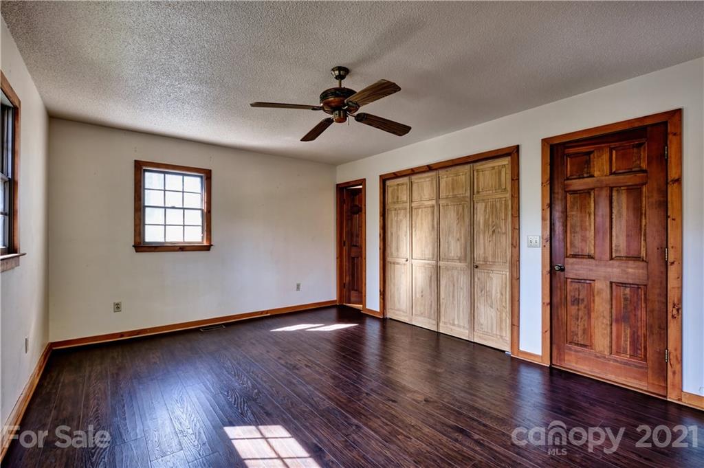 33 Tower Road, Unit 131/1 Sapphire, NC 28774 - Photo 11 of 17 Gallery Image 11