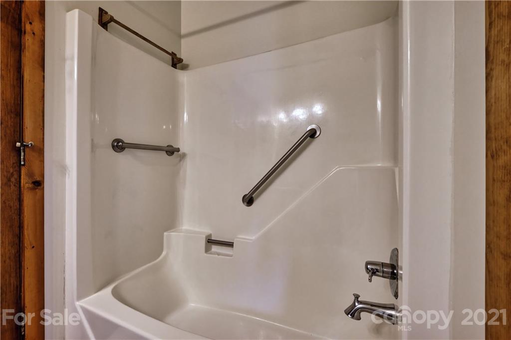 33 Tower Road, Unit 131/1 Sapphire, NC 28774 - Photo 13 of 17 Gallery Image 13