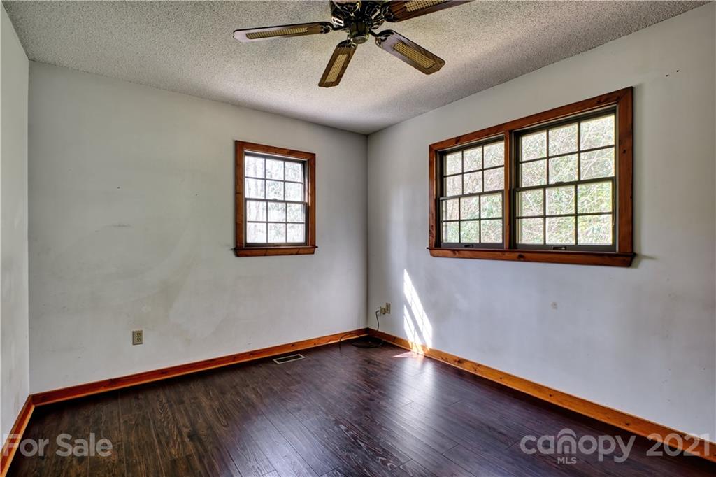 33 Tower Road, Unit 131/1 Sapphire, NC 28774 - Photo 15 of 17 Gallery Image 15