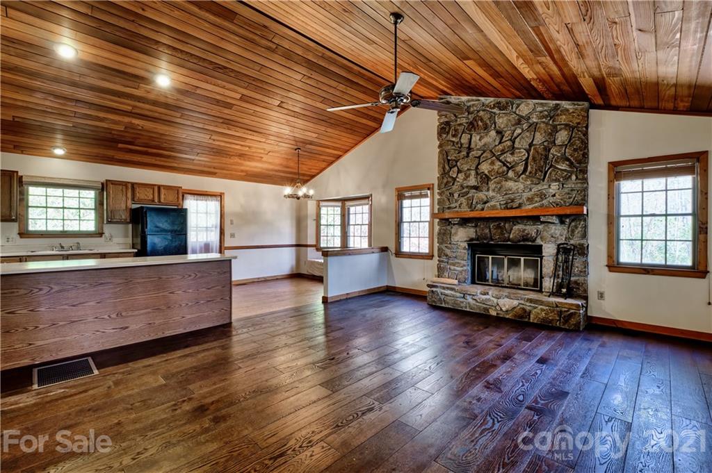 33 Tower Road, Unit 131/1 Sapphire, NC 28774 - Photo 3 of 17 Gallery Image 3