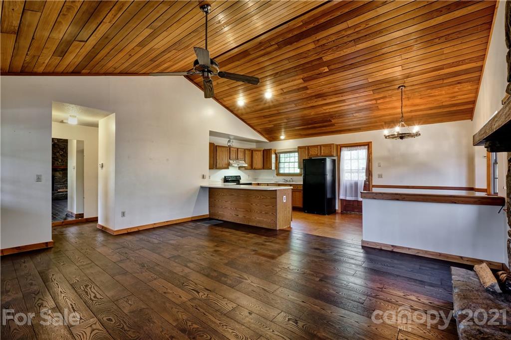33 Tower Road, Unit 131/1 Sapphire, NC 28774 - Photo 4 of 17 Gallery Image 4