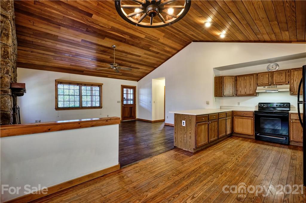 33 Tower Road, Unit 131/1 Sapphire, NC 28774 - Photo 6 of 17 Gallery Image 6