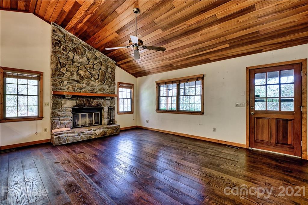 33 Tower Road, Unit 131/1 Sapphire, NC 28774 - Photo 8 of 17 Gallery Image 8