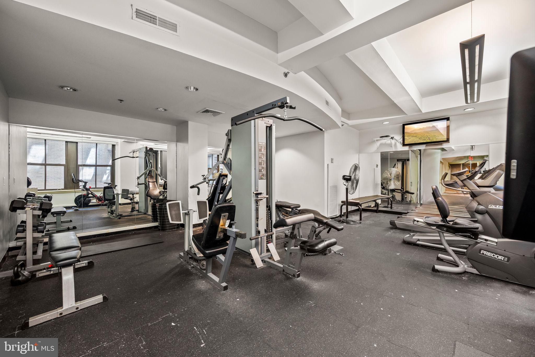 1500 Chestnut Street, Unit 18I Philadelphia, PA 19102 - Photo 12 of 18